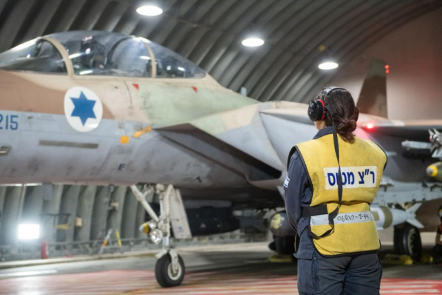 מתחמשים, מתדלקים ויוצאים לתקיפה נוספת (דובר צה"ל)