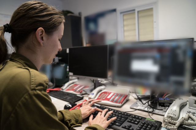 ניהול המערכה בחמ"לים ובחדרי הפיקוד (דובר צה"ל)