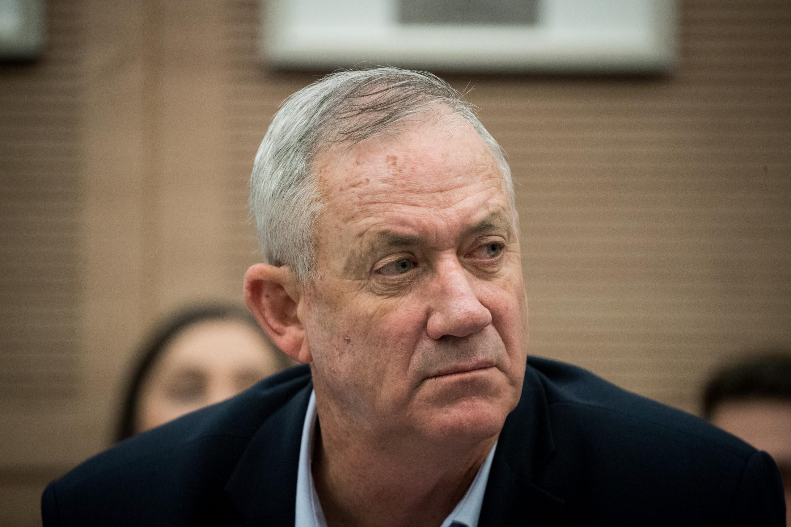 יישבו תחתיו? גנץ