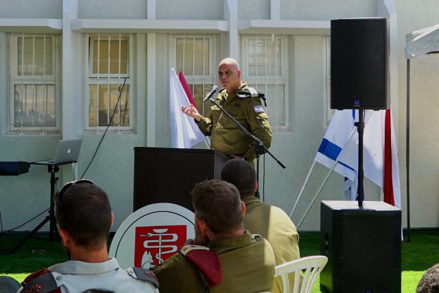 ראש אט"ל האלוף מישל ינקו בטקס החנוכה (דובר צה"ל)