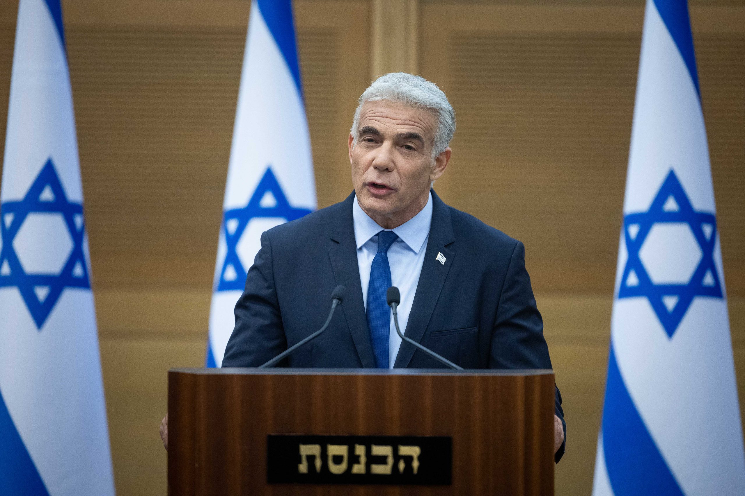לפיד שוחח עם שר החוץ היווני על העצור הישראלי