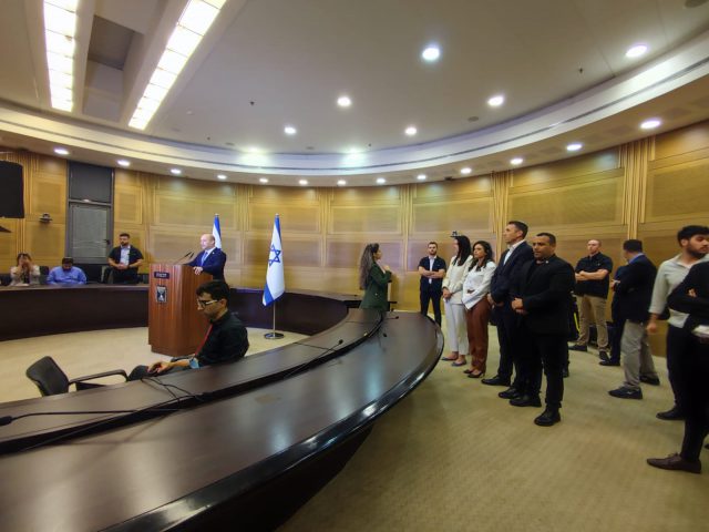בנט בהצהרת הפרישה: "אני הולך לי לדרכי, היו שלום"
