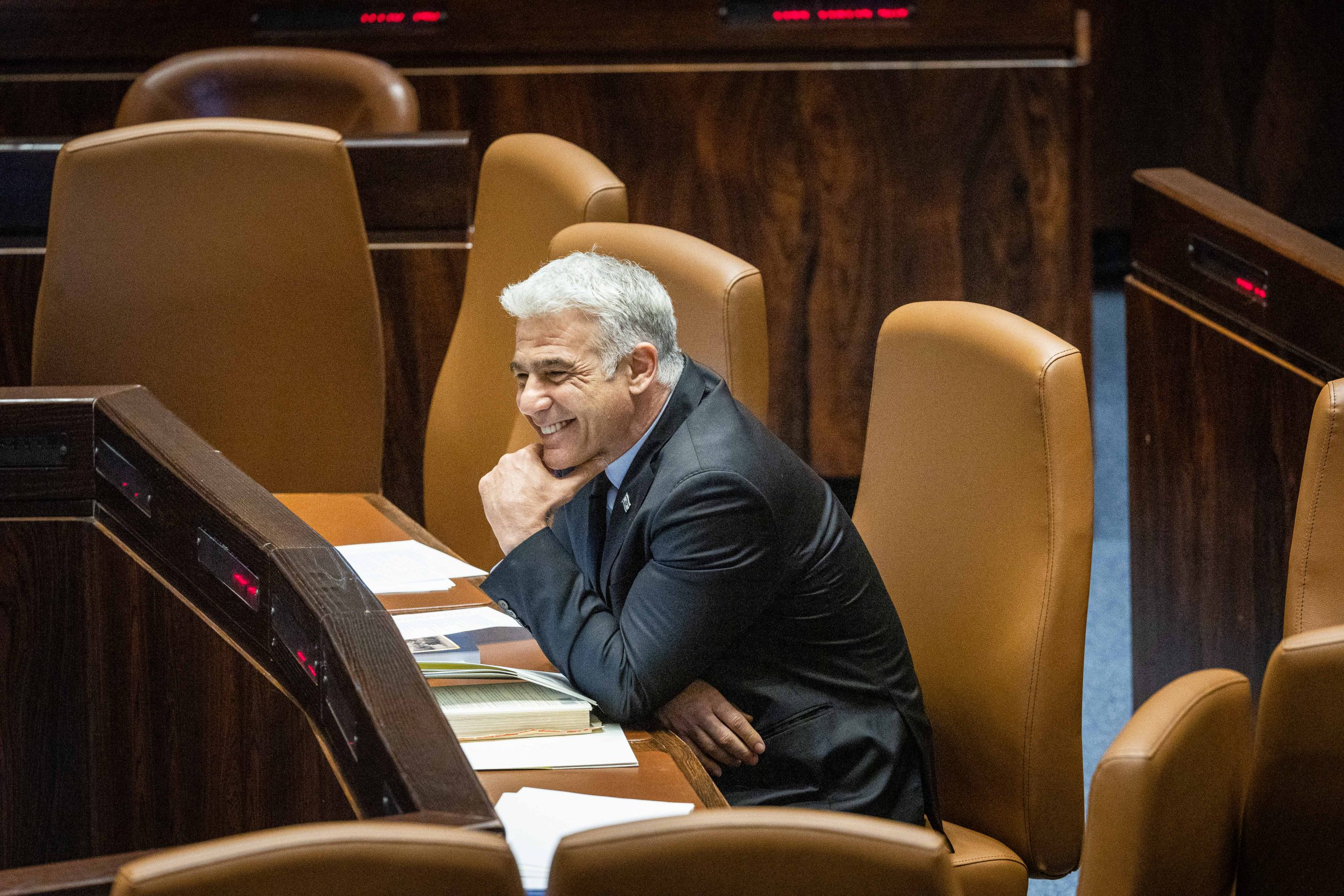 צפו בתיעוד: איפה יאיר לפיד היה כשהגוש שלו התפרק?