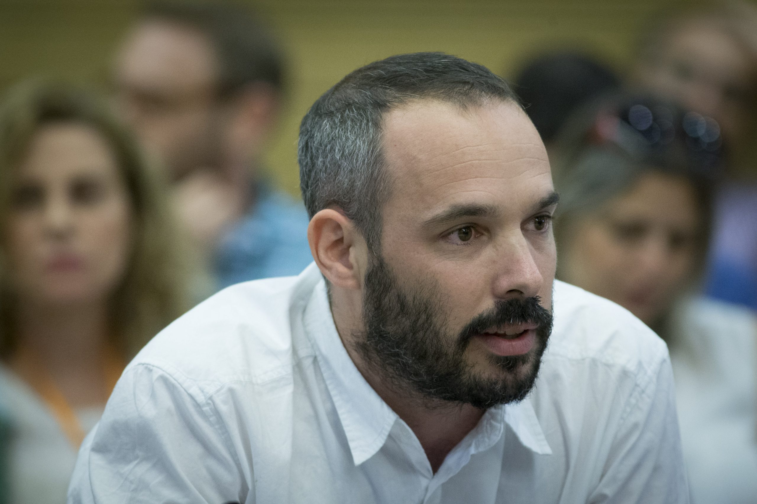 העיתונאי לשעבר הכריז כי יתמודד במפלגת העבודה