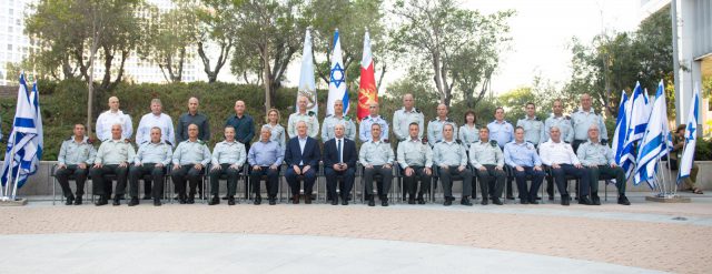 חברי פורום מטכ"ל עם בנט וגנץ.
