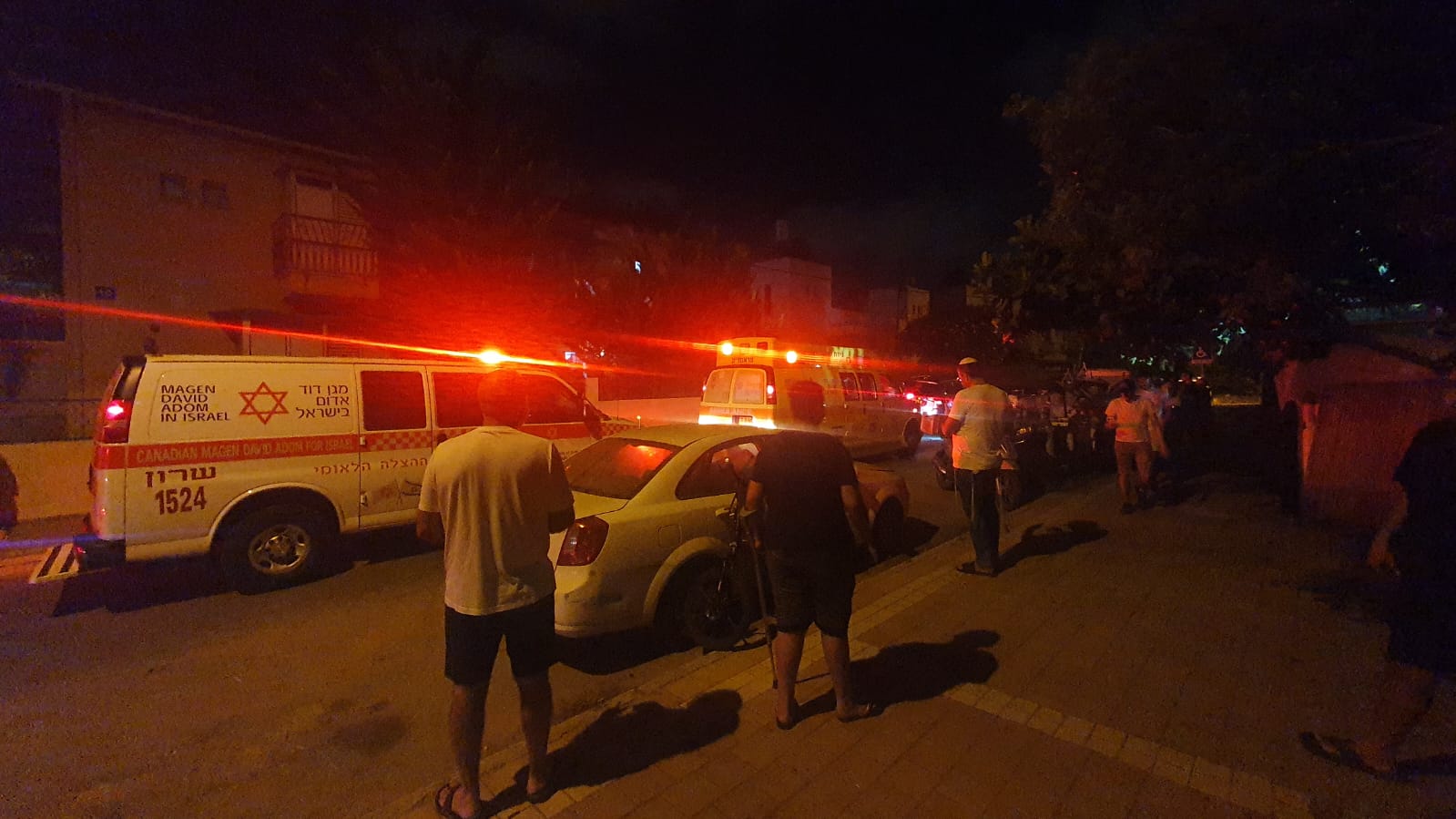 גבר כבן 50 מת מפצעיו לאחר שנדקר; חשוד נעצר