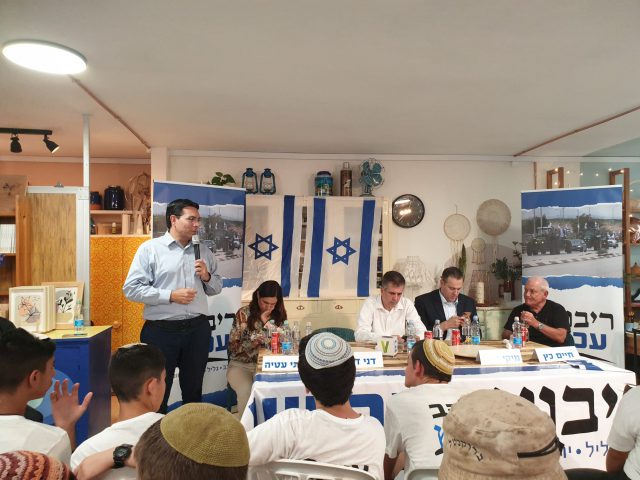 דנון עם חברי הליכוד בכנס הריבונות בבית שאן