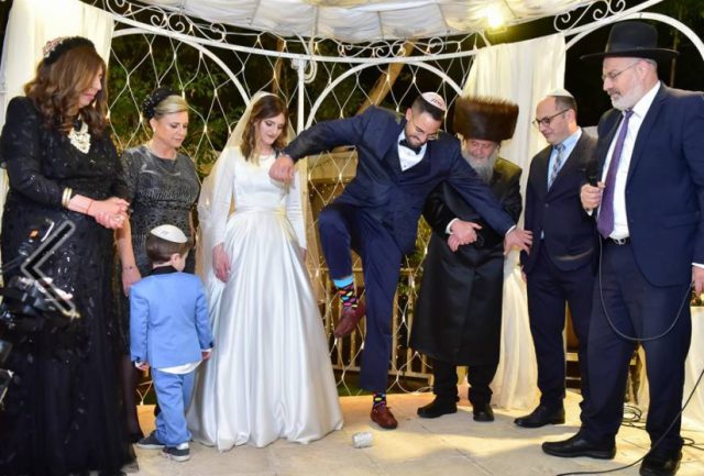 פתאום אהבה: מהתחנה המרכזית אל החופה