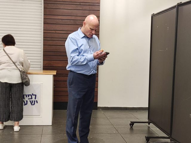 סגל בהשקת הקמפיין