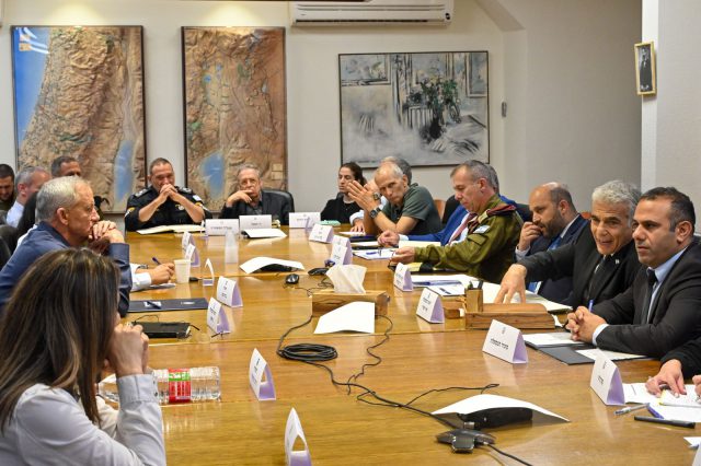 ישיבת הקבינט.