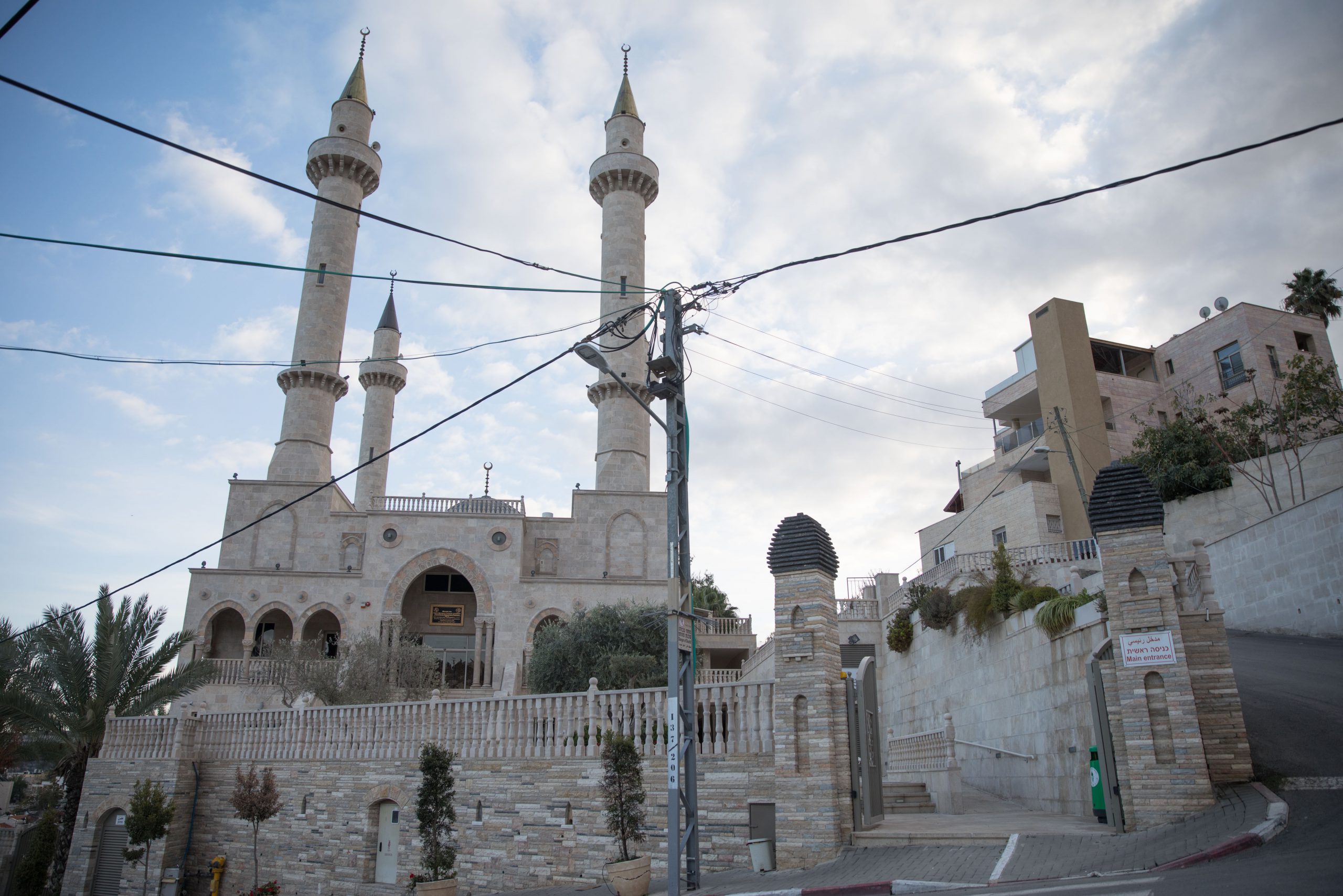 2 אימאמים עוכבו לחקירה: הגבירו את רעש המואזין במסגד