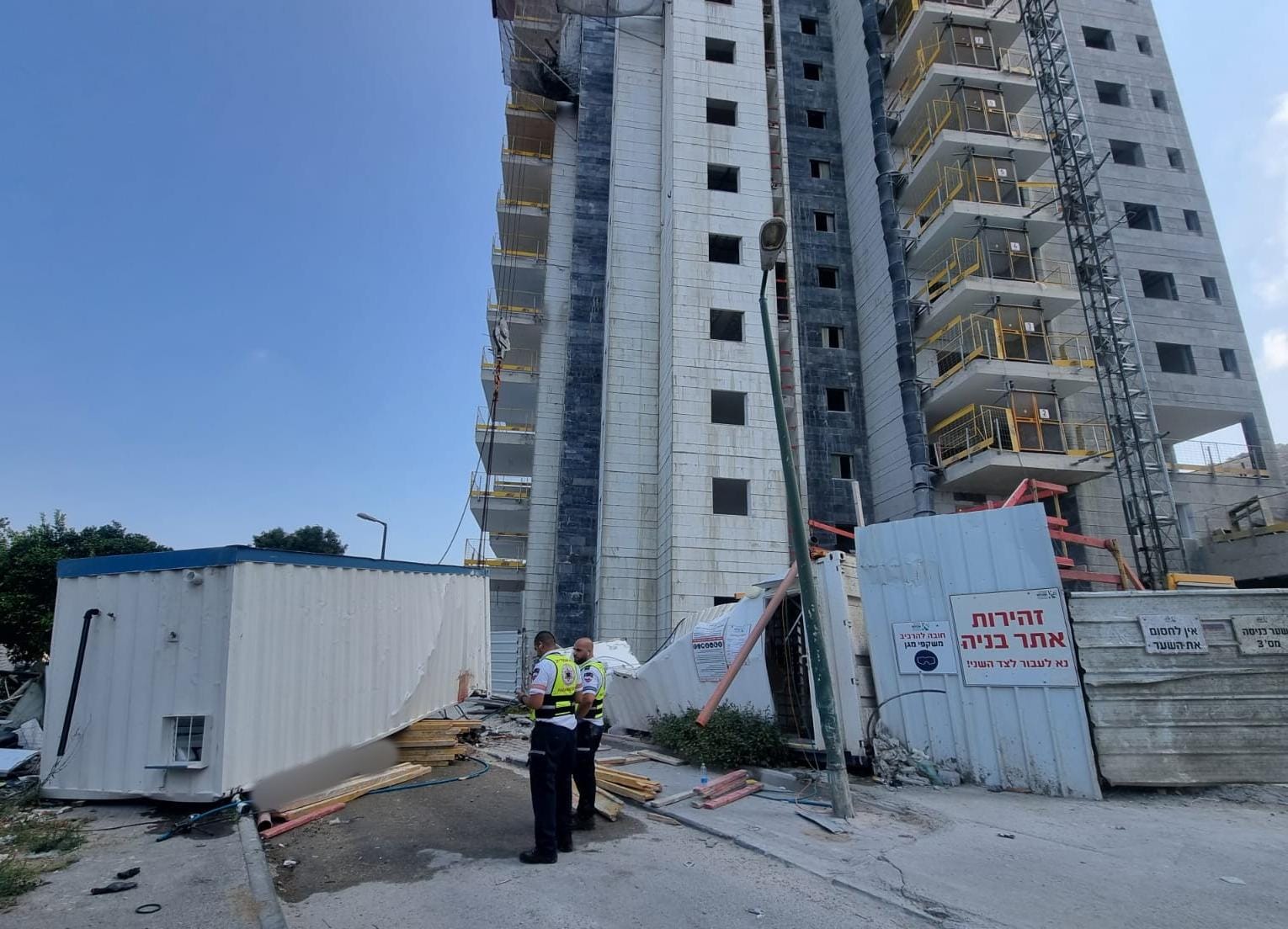מכולה קרסה באתר בנייה בטירת הכרמל: 2 הרוגים