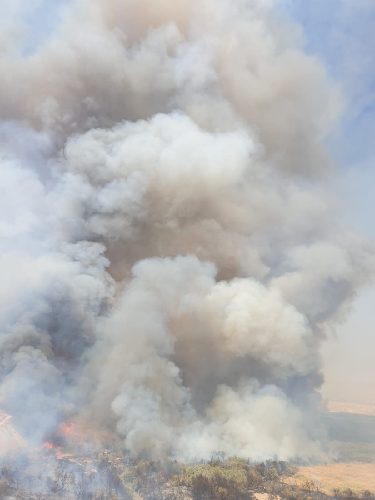 השריפה בסמוך לנהר הירדן: 10 מטוסי כיבוי בפעולה