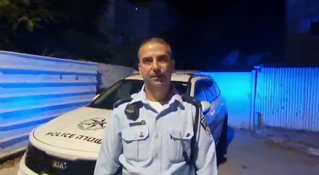 סגן מפקד תחנת רמלה רפ״ק דודו אבקסיס ותמונות מהזירה,קרדיט דוברות המשטרה.