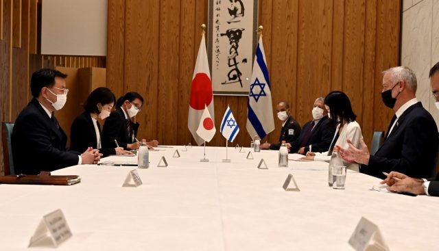 ביקור שר הביטחון ביפן