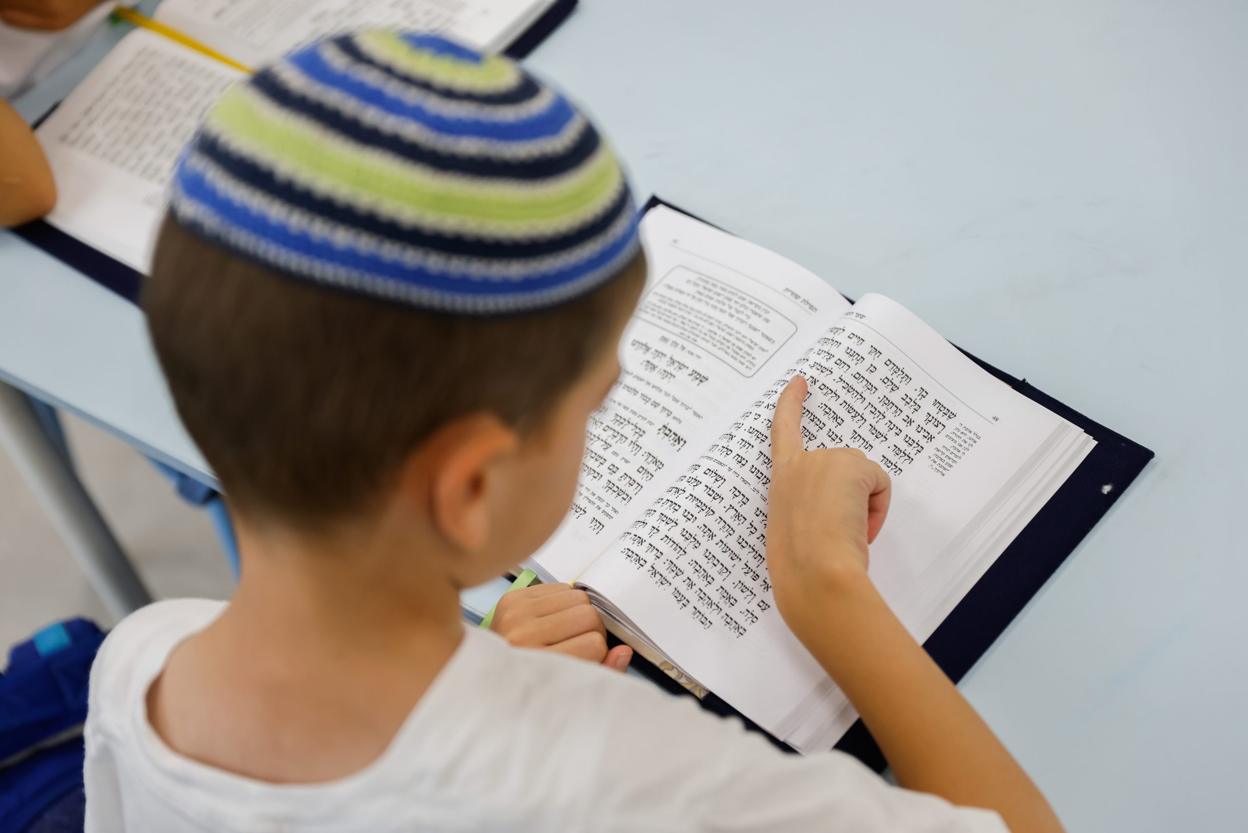 מעקב סרוגים: מה קורה עם חוק חמ"ד החדש?