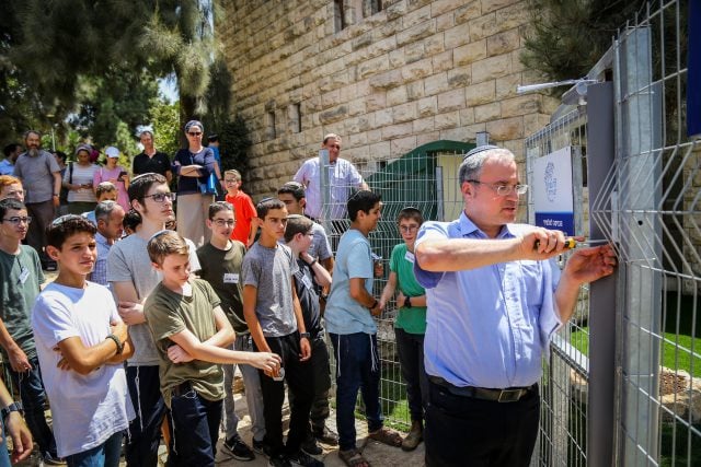 פתיחת הלימודים בישיבת הר עציון באלון שבות