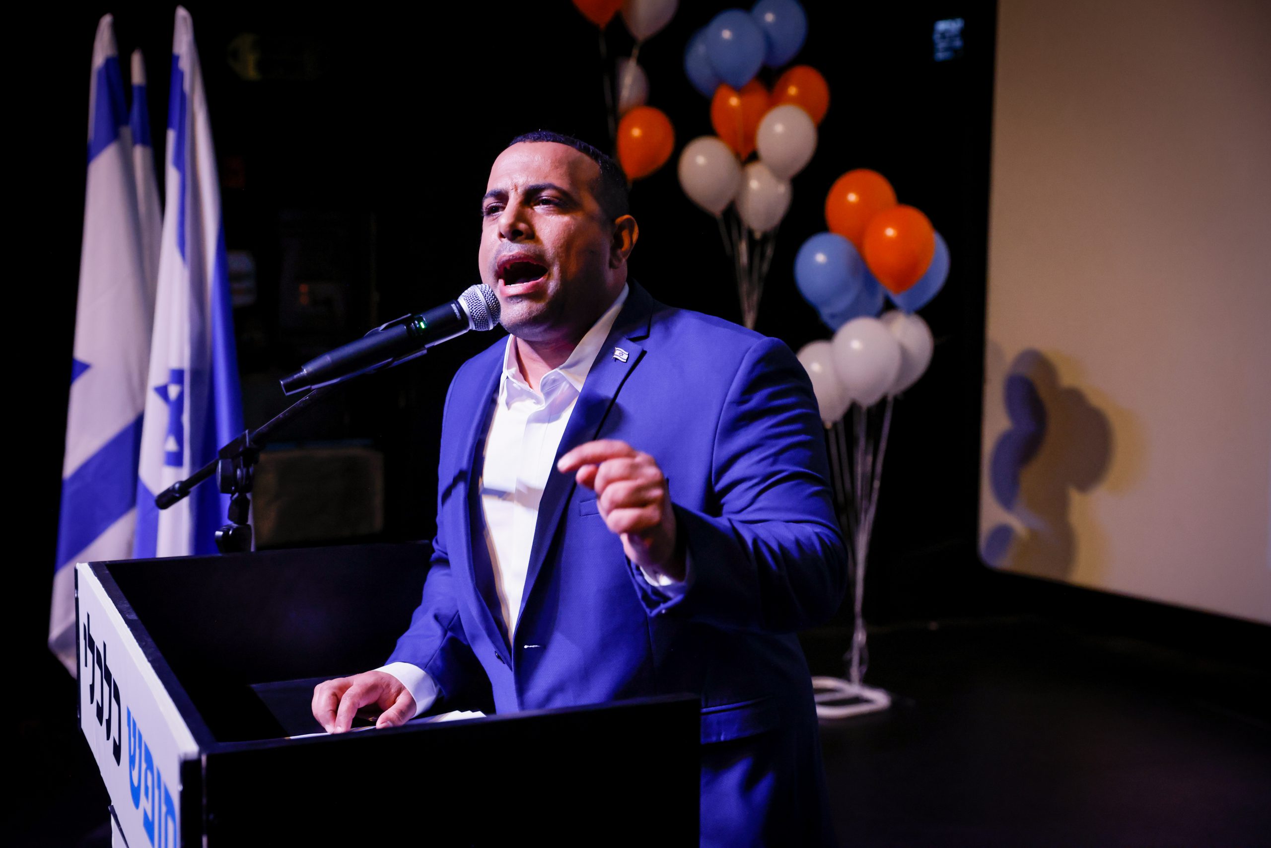 חייב לקבל החלטה: הדד ליין של קארה מתקרב