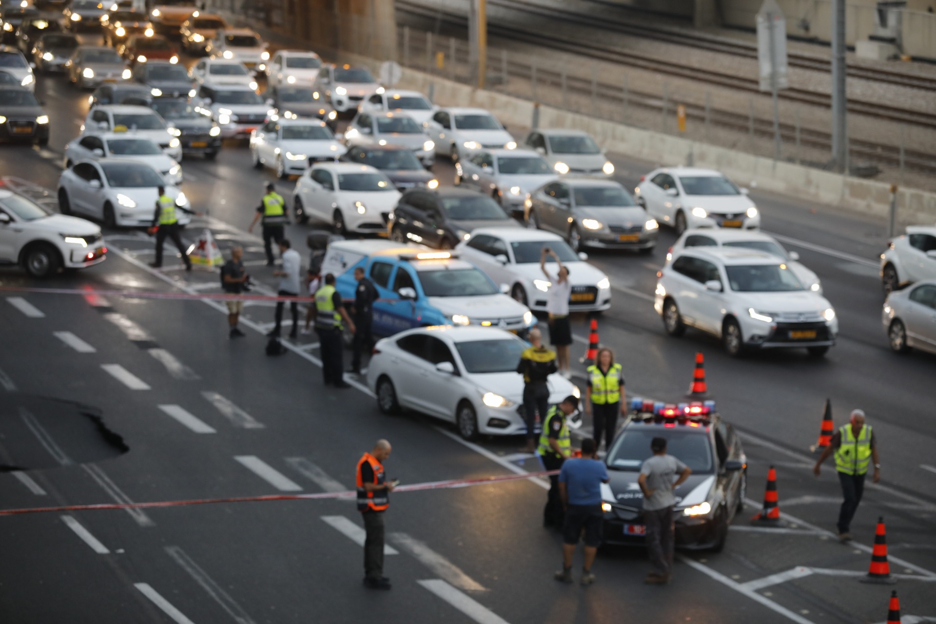 בעקבות הבולען בת"א: חלק מהחיילים לא יגיעו לבסיסים