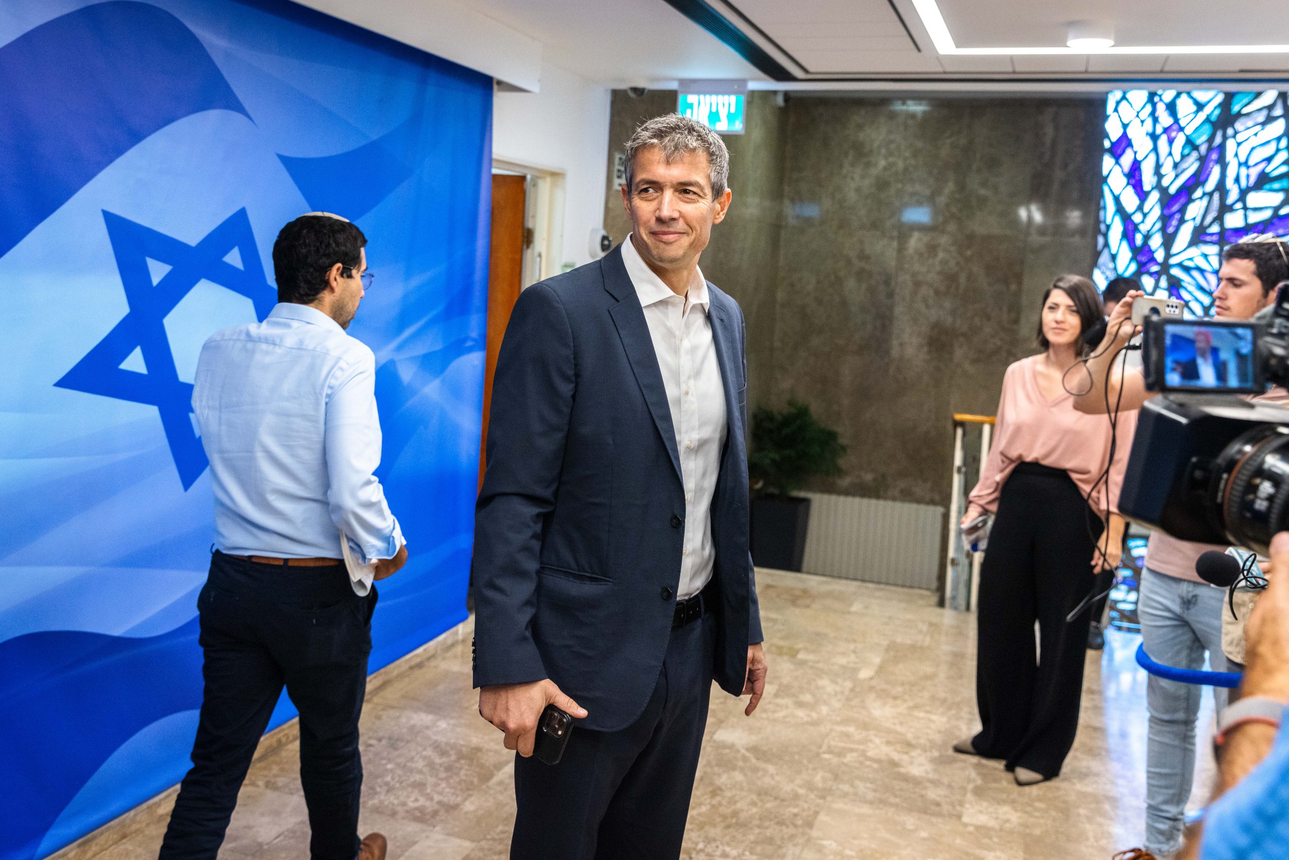 הנדל מסביר: מדוע נמנע בהצבעה על ההסכם
