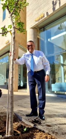 העץ הראשון אחרי השמיטה. ליאון (דוברות עיריית ירושלים)