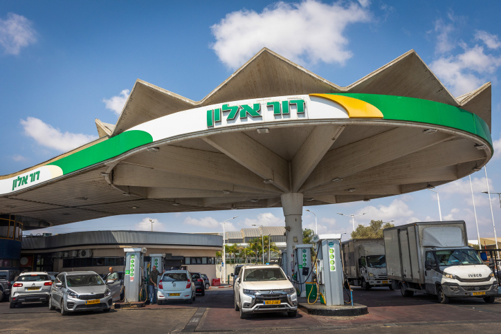 כתב אישום: שוטר פלט כדור על אזרח בתחנת דלק