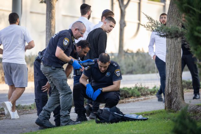 כוחות משטרה בזירת הפיגוע