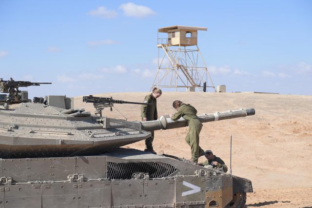 לוחמות שיריון בפעילות ביטחון שוטף בגבול מצרים (דובר צה"ל)