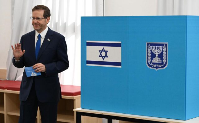 הרצוג הצביע: "מי שחושב שקולו לא משנה – טועה"