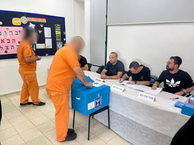 אחרי מחצית מיום הבחירות: אחוז ההצבעה עדיין גבוה