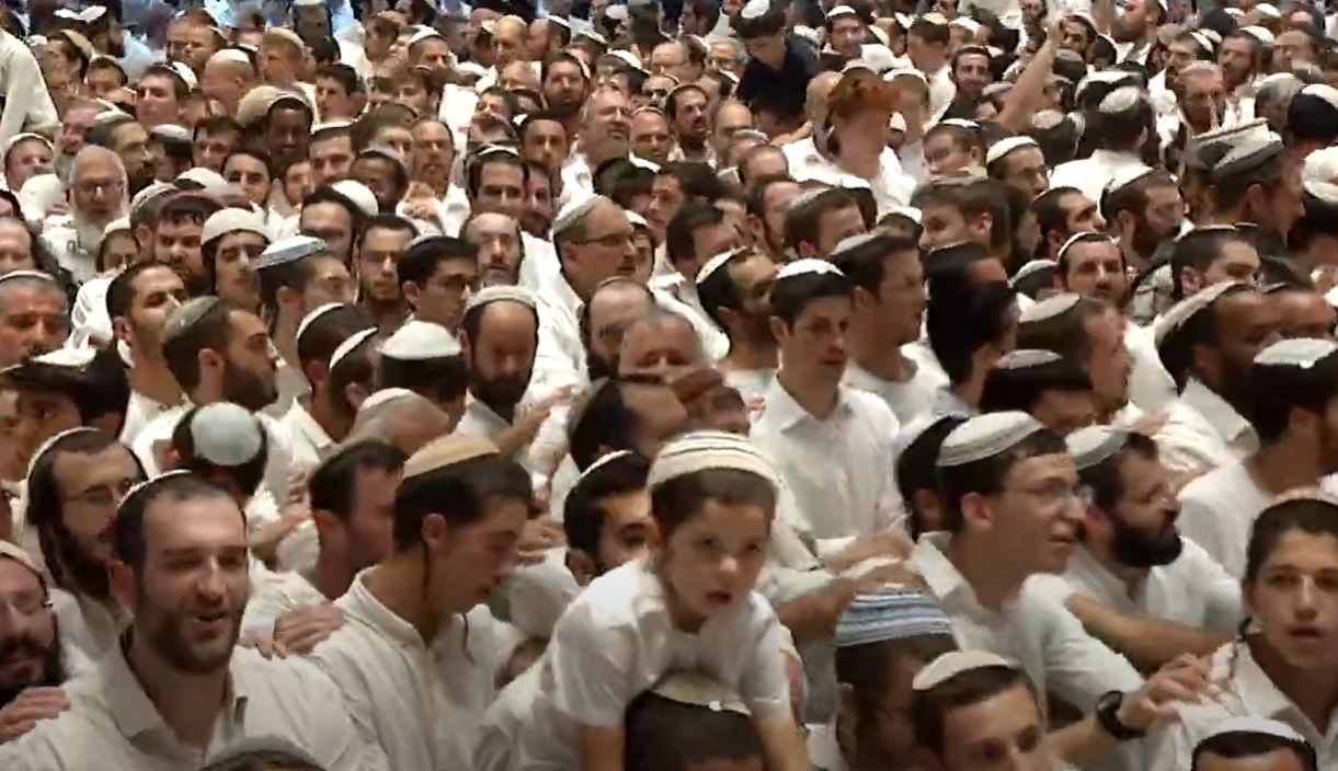 טרי משולחן העריכה: הקפות שניות בישיבת הר המור. צפו