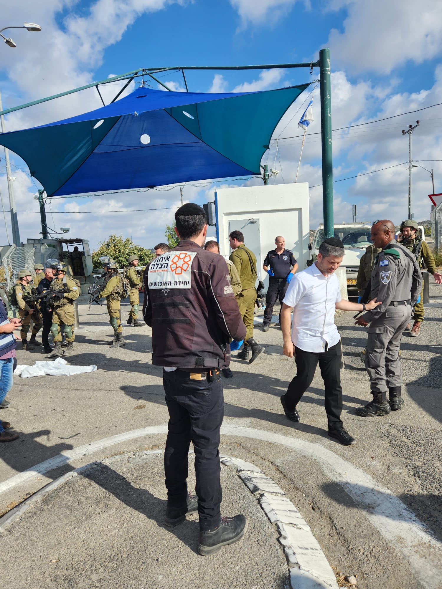 הקצין נדרס, חתר למגע והספיק לירות במחבל