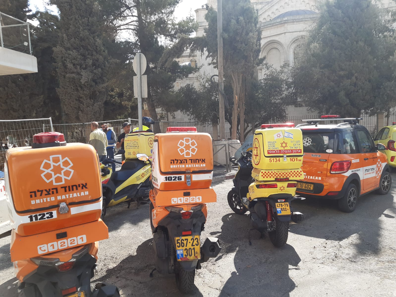 תאונת עבודה: פועל נפל ממרפסת ונפצע קשה