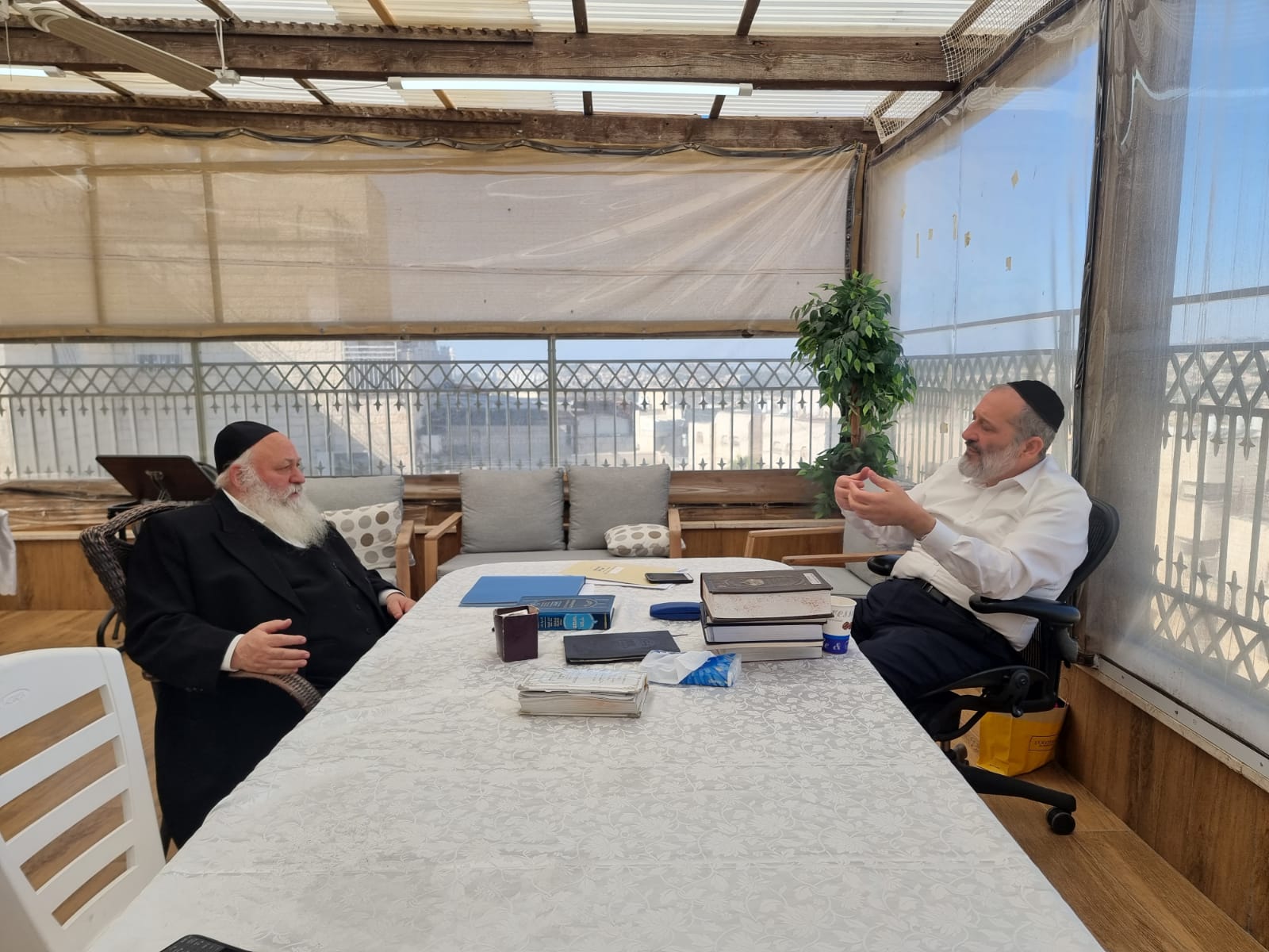 בשיתוף פעולה: דרעי וגולדקנופף נפגשו