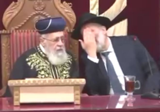 הלחישה של דרעי לרב יוסף: "מלחמה גדולה על הדתות"