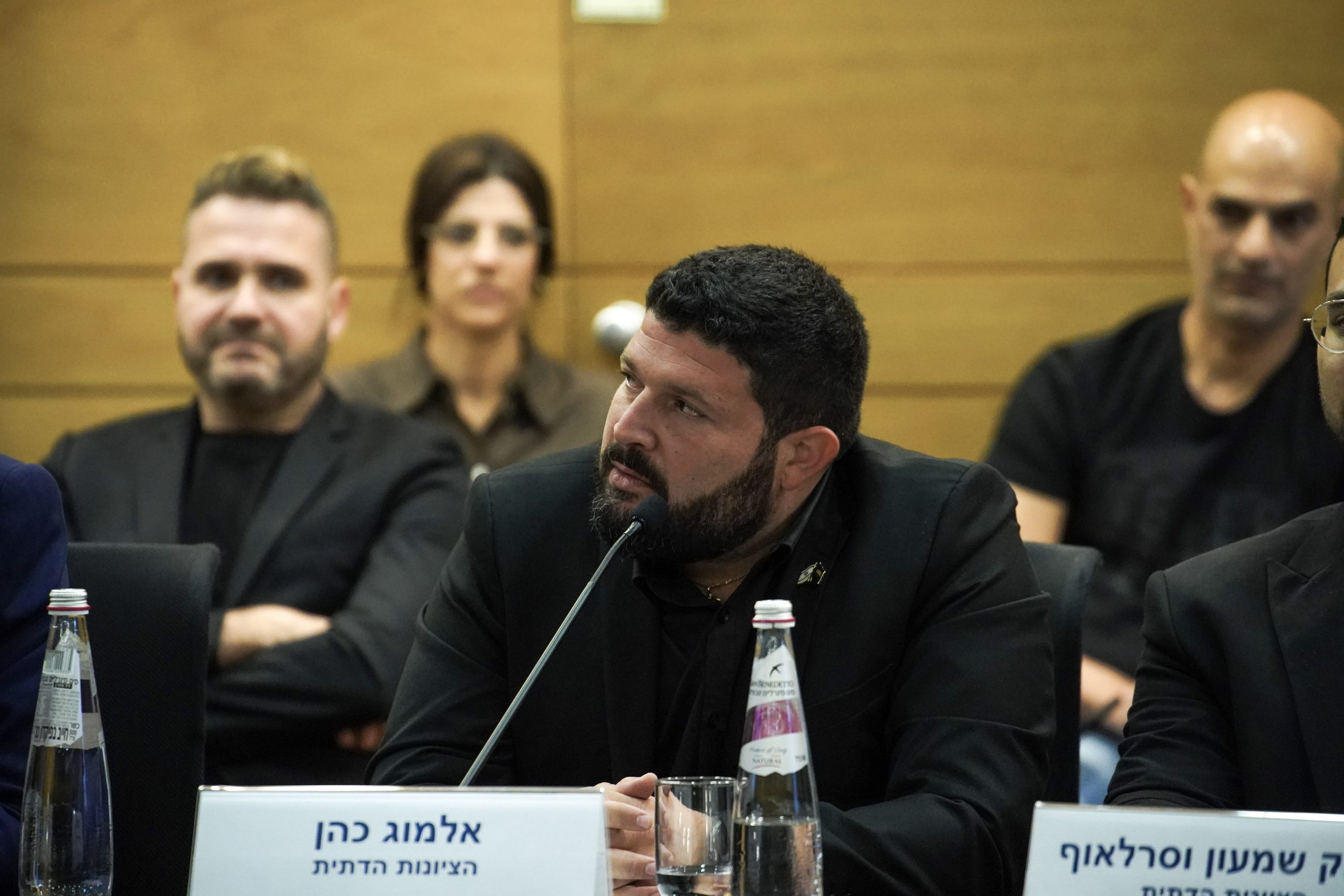 אלמוג כהן לשר ארבל: "תיישם את החוק, תגרש את משפחת המחבל"