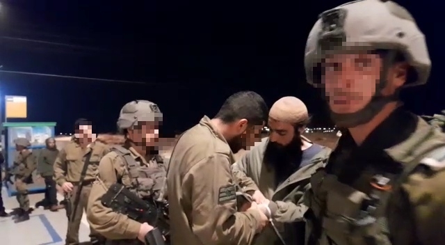 פרסום סרוגים | "להשעות את הלוחמים שדרכו נשק"