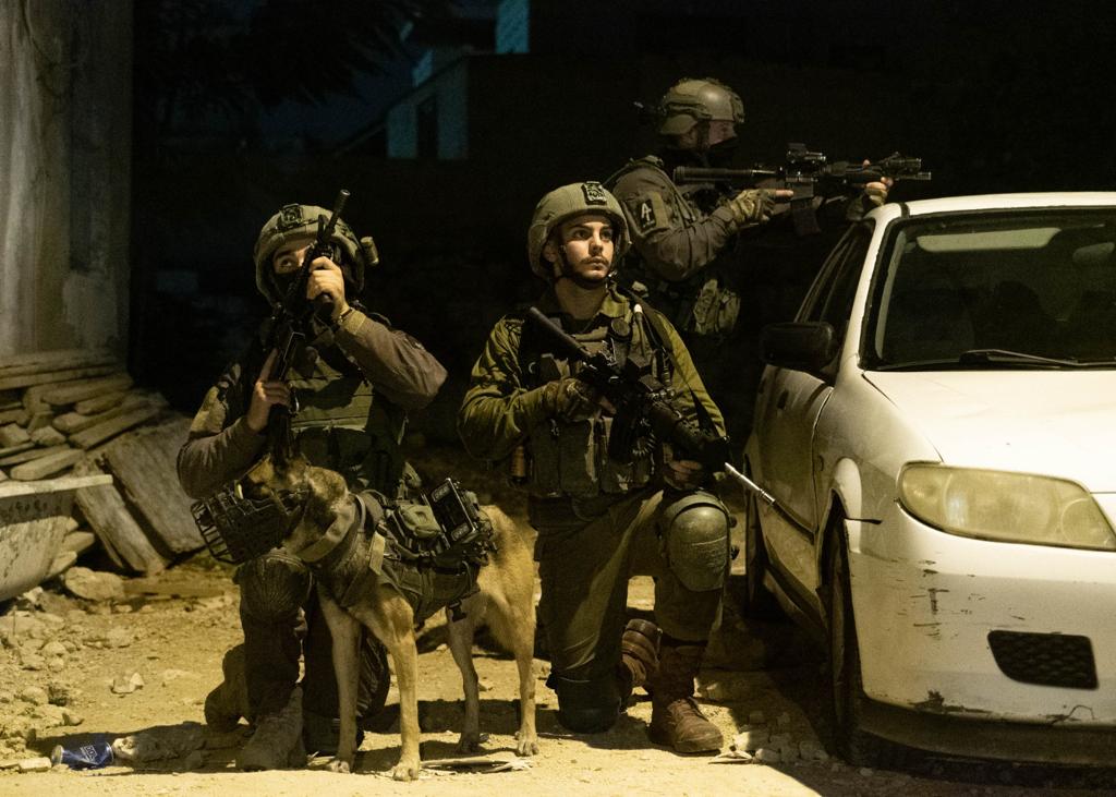 מבצע שובר גלים: מעצר 16 מבוקשים וירי בשכם