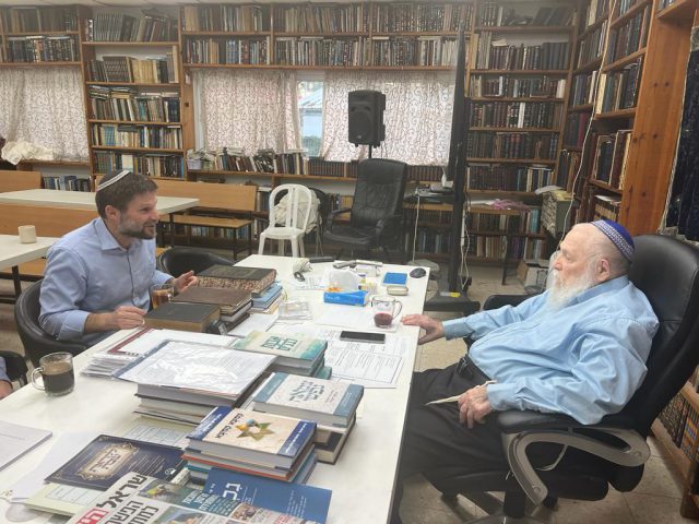 סמוטריץ׳ בביתו של הרב דרוקמן,