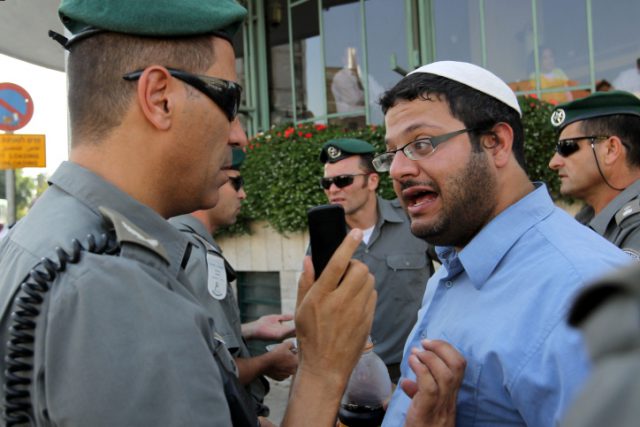 איתמר בן גביר בהפגנה בשנת 2010