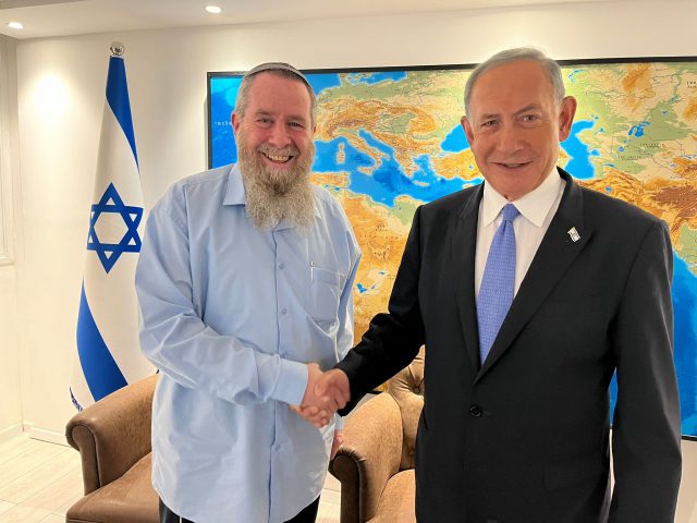 מעוז חותם עם נתניהו (דוברות הליכוד)