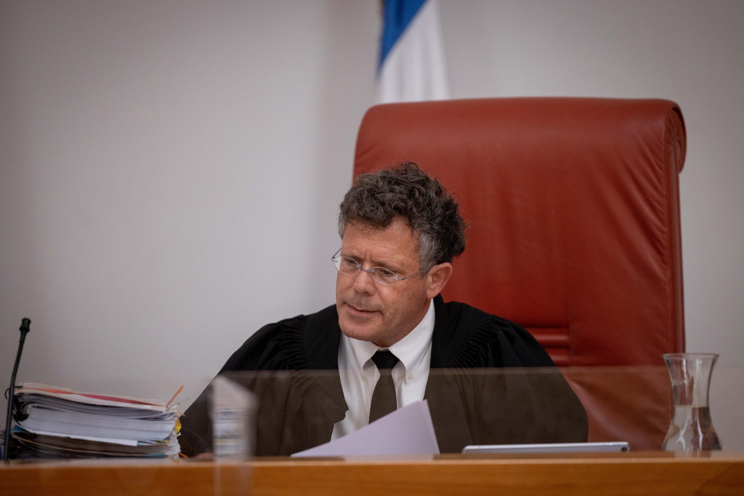 "דוהר לקראת משבר חוקתי": יצחק עמית קבע הרכב להדחת בן גביר