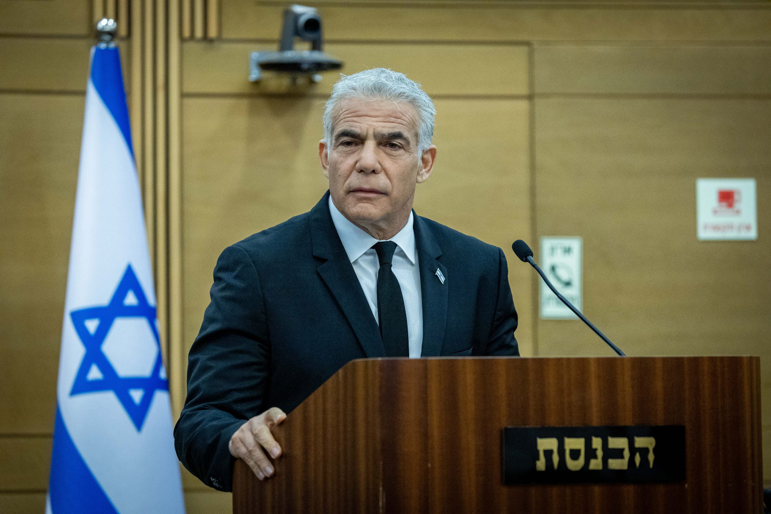 לפיד: "נלחמתי למען ישראל, סמוטריץ' היה נער גבעות"