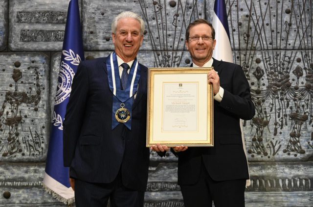 אות 'עיטור הנשיא' הוענק בטקס חגיגי ומרגש