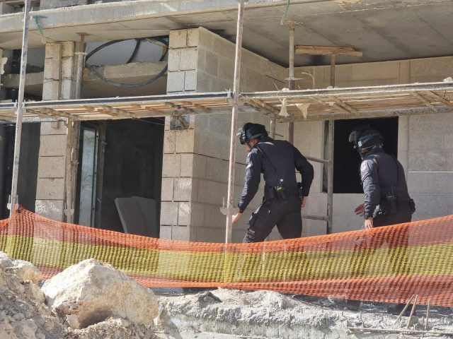קריסת הפיגומים. המשטרה סגרה את אתר הבנייה