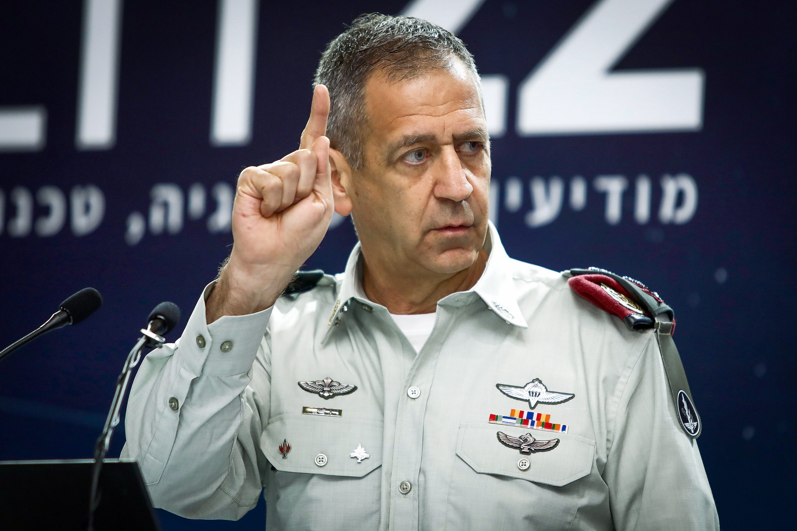פוליטיזיציה בצה"ל? כוכבי