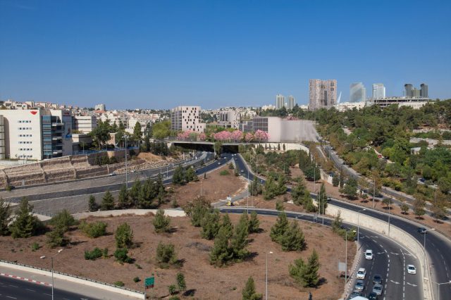 הוועדה המחוזית ממליצה: לאשר את קירוי בגין