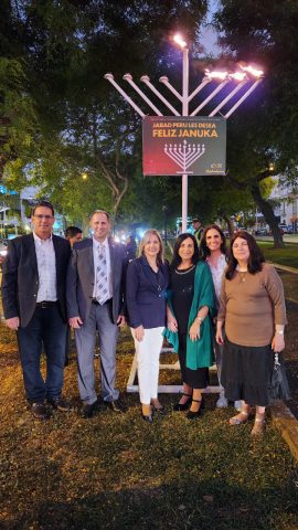 בצל המהומות בפרו: הדלקת נרות חנוכה המונית בלימה