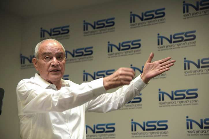 דן חלוץ תוקף: "מי הוא בכלל? טפיל"