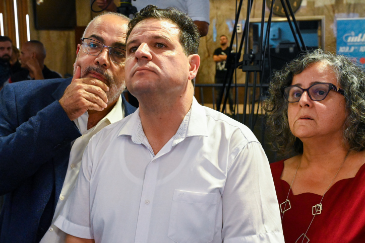 הפרשן הפוליטי תוקף את עודה: "בגללך נתניהו חזר"